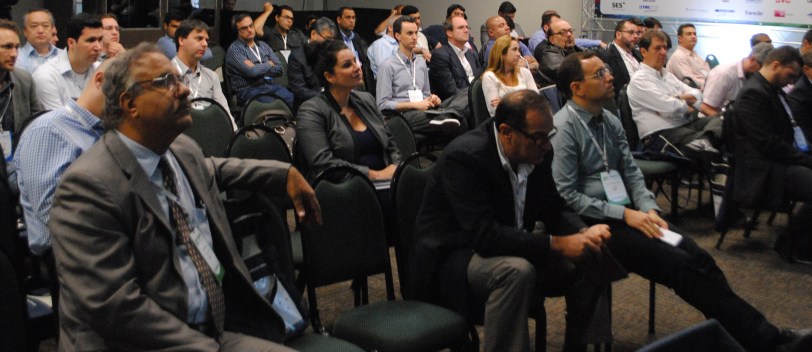 O Congresso têm 44 sessões e 220 palestrantes distribuídos em 4 auditórios simultâneos