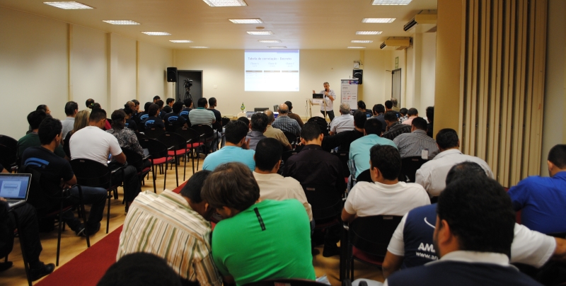Sala cheia na manhã do segundo dia do SET Norte 2014