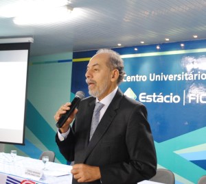 Senador Inácio Arruda, secretário de Ciência e Tecnologia e Ensino Superior do Estado do Ceará