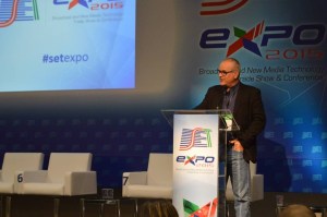 A sessão foi apresentada por Francisco Machado Filho (Unesp)